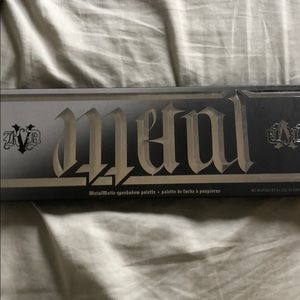 Metal Matte Eyeshadow Palette